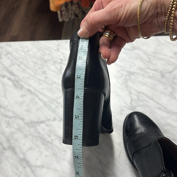 Frye Black Leather Nora Zip Short Ankle Bootie Size 9 - Picture 11 of 12